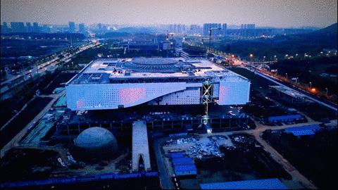 荆楚大地，湖北的挑战与机遇交响曲